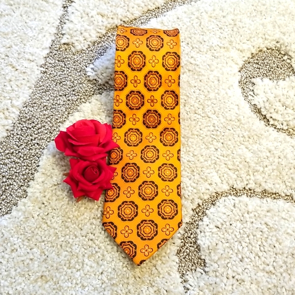 Alfa Perry Other - 🧿3 for$20🧿 Alfa Perry silk tie in a beautiful golden orange color.